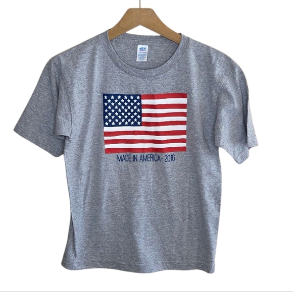 Made in the USA Gray Short Sleeve Graphic Flag Tee Made in America 2016 Kids XL - Picture 5 of 5